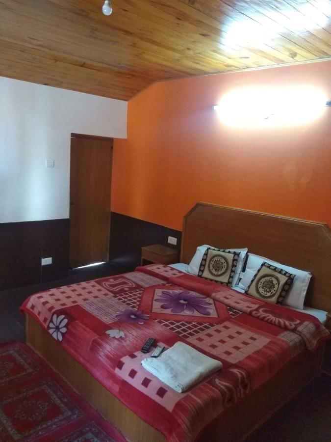 Hotel Hilltop Manāli Exteriér fotografie