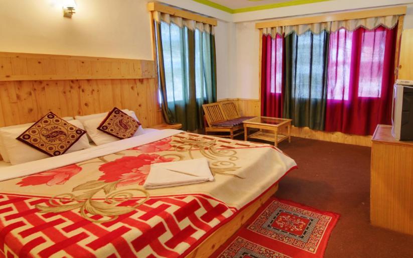 Hotel Hilltop Manāli Exteriér fotografie